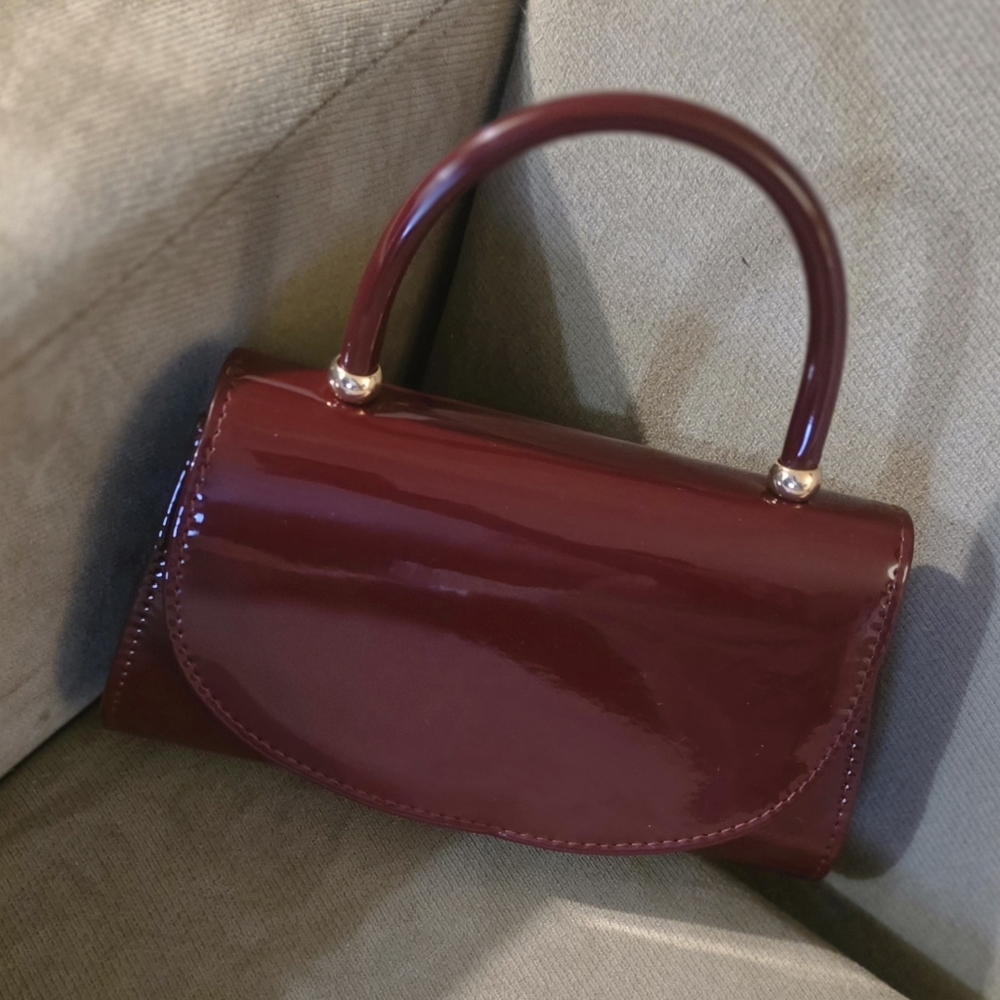 Elegant Mini Burgandy Clutch! - Picture 13 of 14